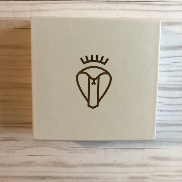 BNIB 3d silk lashes - Picture 2 of 3